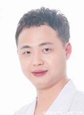 李泽伟